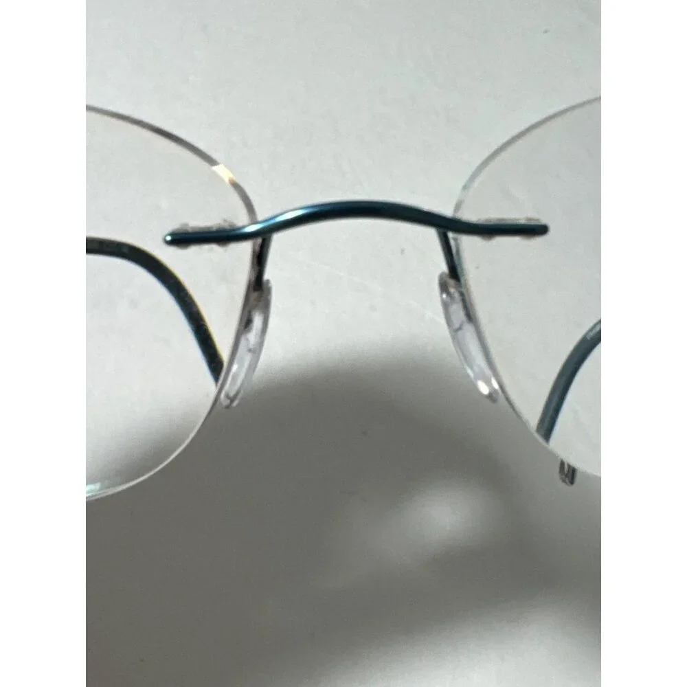 Titan silhouette rimless